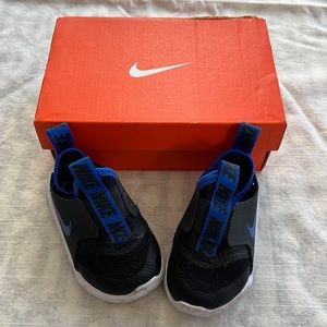 NIKE Flex Runner Toddler Sneaker